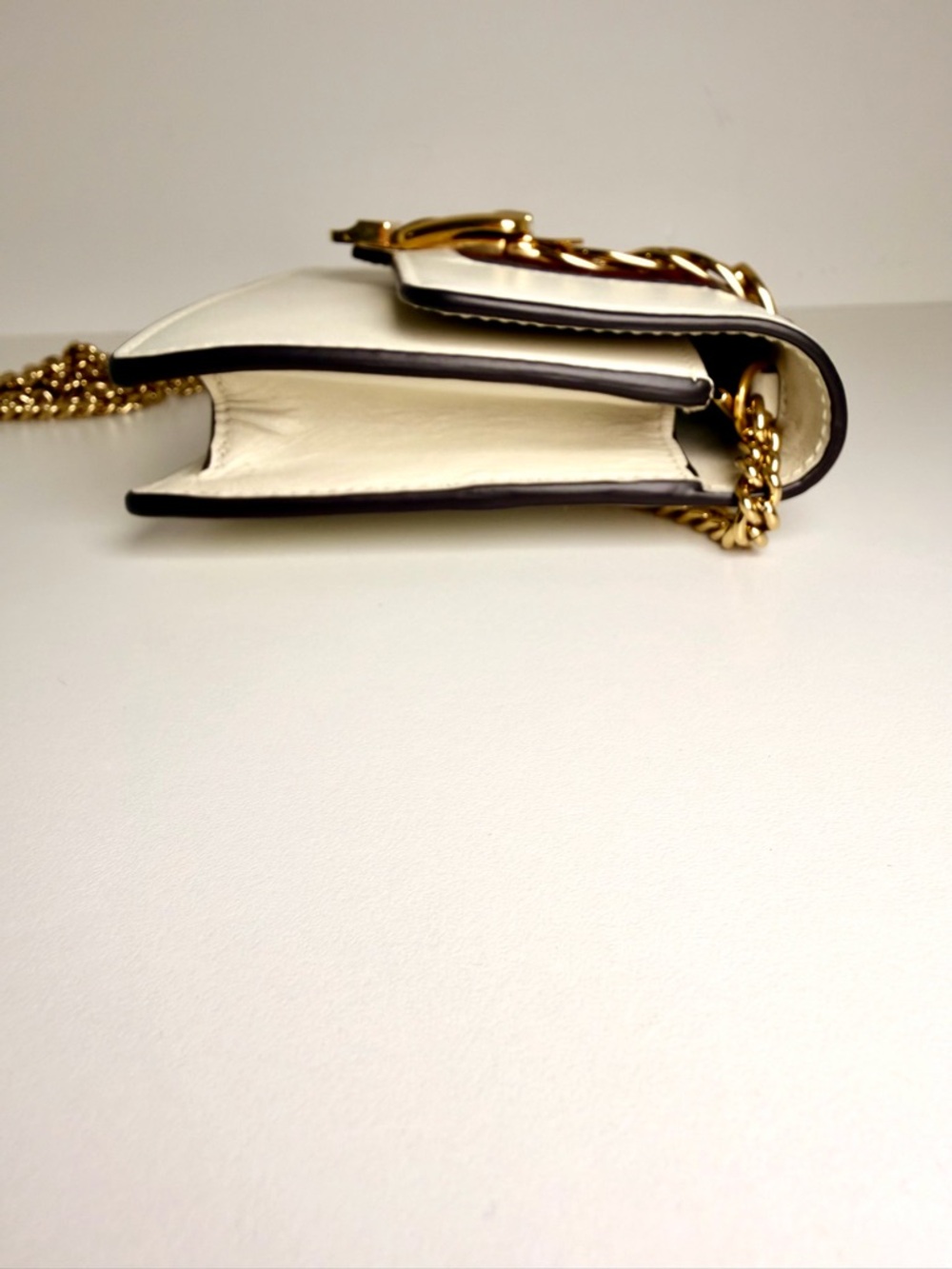 Gucci Sylvie Mini WOC detachable Crossbody chain LIKE NEW - Picture 6 of 11